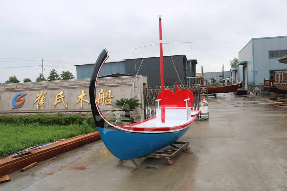 一头尖景观木船